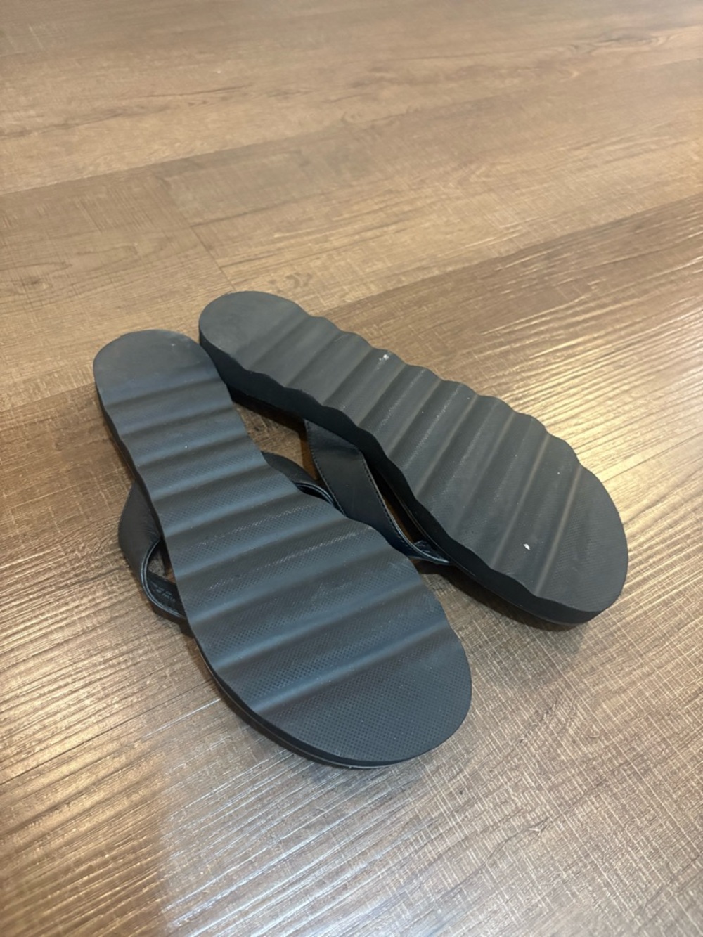 Coach Black Leather Flip Flop Sandals - Picture 3 of 4